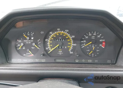 1989 Mercedes-Benz 260 E z USA, uszkodzony, nr VIN WDBEA26D1KA822228